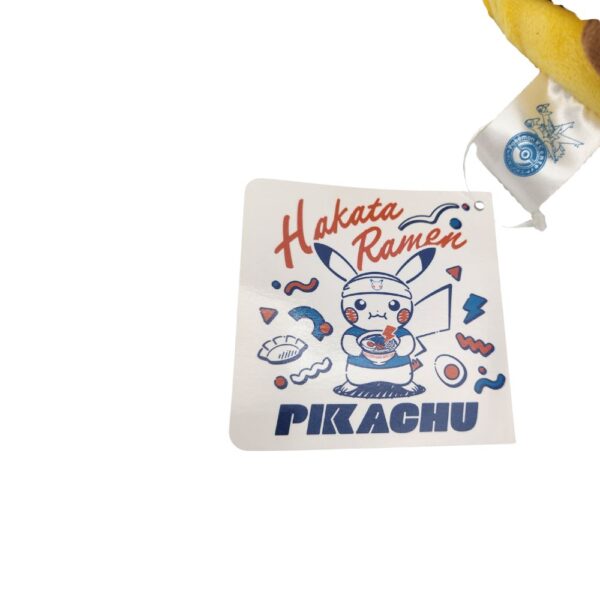 peluche pikachu hakata ramen cartellino